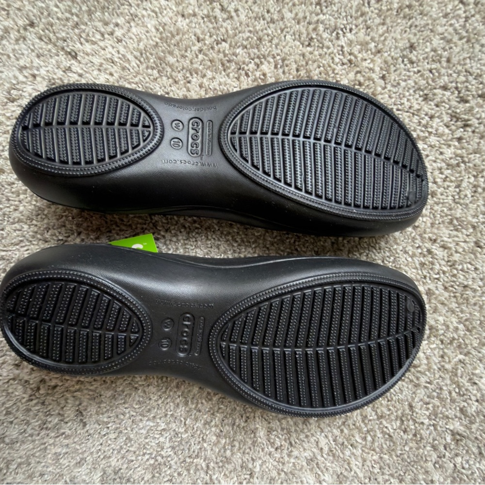New Crocs Women's Malindi Size 10 Slip On Shoes black - Picture 2 of 4